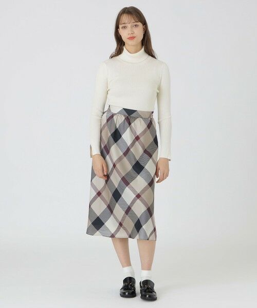 BLUE LABEL / BLACK LABEL CRESTBRIDGE / ブルーレーベル / ブラックレーベル・クレストブリッジ  ミニ・ひざ丈スカート | 【取扱店舗限定】クレストブリッジチェックサテンプリントスカート | 詳細10