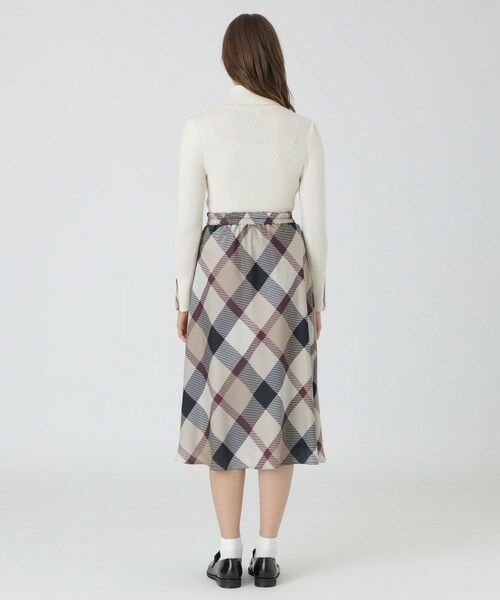 BLUE LABEL / BLACK LABEL CRESTBRIDGE / ブルーレーベル / ブラックレーベル・クレストブリッジ  ミニ・ひざ丈スカート | 【取扱店舗限定】クレストブリッジチェックサテンプリントスカート | 詳細12