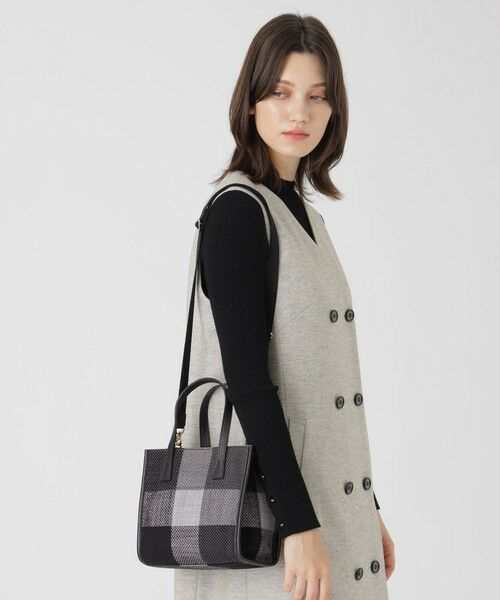 BLUE LABEL / BLACK LABEL CRESTBRIDGE / ブルーレーベル / ブラックレーベル・クレストブリッジ  ショルダーバッグ | クレストブリッジチェックスラブプリペラトート | 詳細1