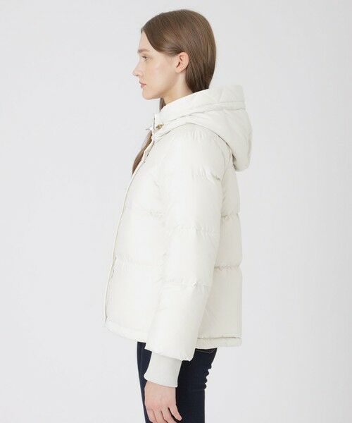 BLUE LABEL / BLACK LABEL CRESTBRIDGE / ブルーレーベル / ブラックレーベル・クレストブリッジ その他アウター | ハイマルチピーチタフタショートダウンコート | 詳細3