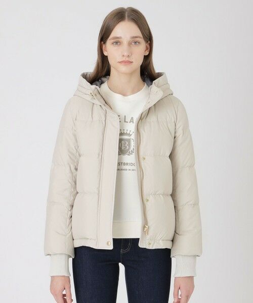 BLUE LABEL / BLACK LABEL CRESTBRIDGE / ブルーレーベル / ブラックレーベル・クレストブリッジ その他アウター | ハイマルチピーチタフタショートダウンコート(ベージュ1)
