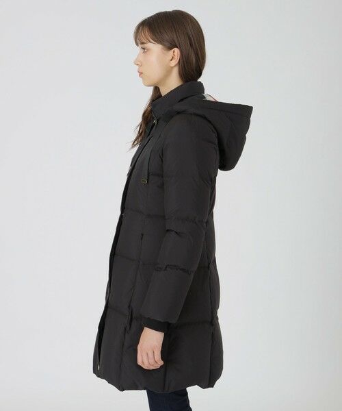 BLUE LABEL / BLACK LABEL CRESTBRIDGE / ブルーレーベル / ブラックレーベル・クレストブリッジ その他アウター | ハイマルチピーチタフタロングダウンコート | 詳細3