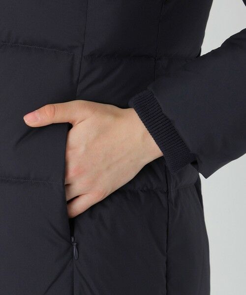BLUE LABEL / BLACK LABEL CRESTBRIDGE / ブルーレーベル / ブラックレーベル・クレストブリッジ その他アウター | ハイマルチピーチタフタロングダウンコート | 詳細15