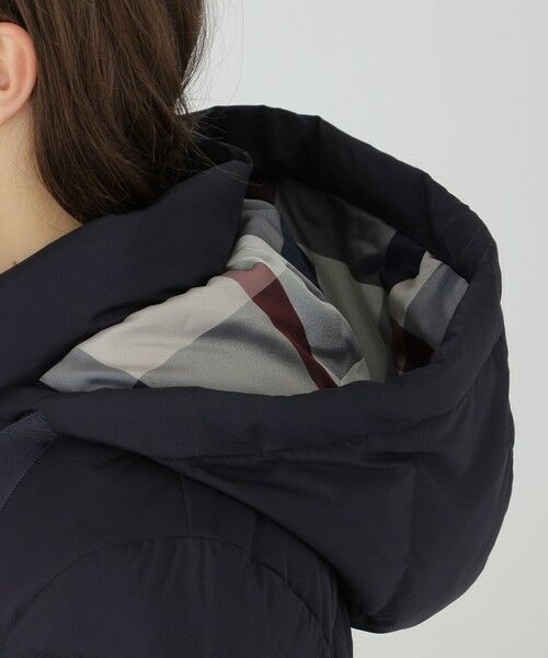 BLUE LABEL / BLACK LABEL CRESTBRIDGE / ブルーレーベル / ブラックレーベル・クレストブリッジ その他アウター | ハイマルチピーチタフタロングダウンコート | 詳細16