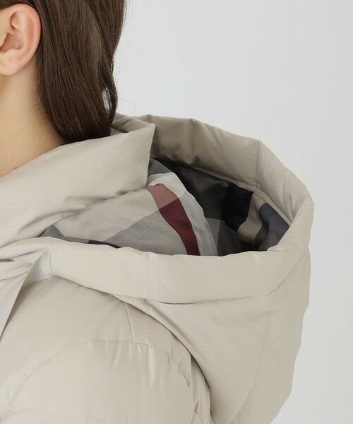 BLUE LABEL / BLACK LABEL CRESTBRIDGE / ブルーレーベル / ブラックレーベル・クレストブリッジ その他アウター | ハイマルチピーチタフタロングダウンコート | 詳細26