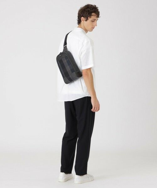 BLUE LABEL / BLACK LABEL CRESTBRIDGE / ブルーレーベル / ブラックレーベル・クレストブリッジ  ショルダーバッグ | 【一部店舗限定】トーナルクレストブリッジチェックボディバッグ | 詳細2