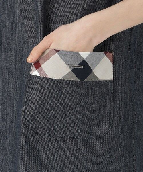 BLUE LABEL / BLACK LABEL CRESTBRIDGE / ブルーレーベル / ブラックレーベル・クレストブリッジ ドレス | 【店舗限定】スラブシャンブレーデニムワンピース | 詳細4