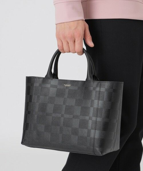 BLUE LABEL / BLACK LABEL CRESTBRIDGE / ブルーレーベル / ブラックレーベル・クレストブリッジ  ショルダーバッグ | エンボスチェックドライビングトート | 詳細1