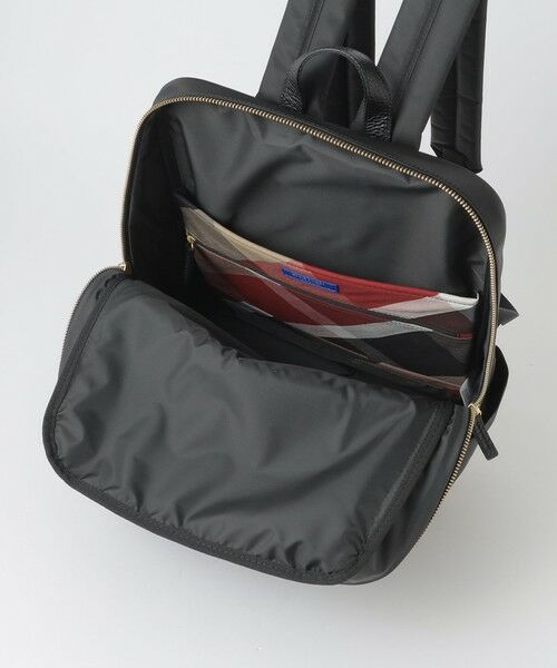 BLUE LABEL / BLACK LABEL CRESTBRIDGE / ブルーレーベル / ブラックレーベル・クレストブリッジ  ショルダーバッグ | ナイロンスクエアバックパック | 詳細5