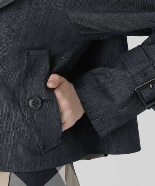 BLUE LABEL / BLACK LABEL CRESTBRIDGE / ブルーレーベル / ブラックレーベル・クレストブリッジ  その他アウター | バックコンシャスショートトレンチコート | 詳細5