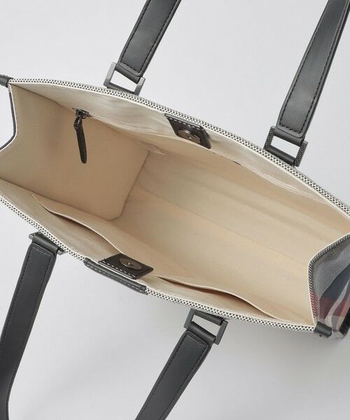 BLUE LABEL / BLACK LABEL CRESTBRIDGE / ブルーレーベル / ブラックレーベル・クレストブリッジ  ショルダーバッグ | シャンブレーキャンバスサイドクレストブリッジチェックトートバッグ | 詳細4