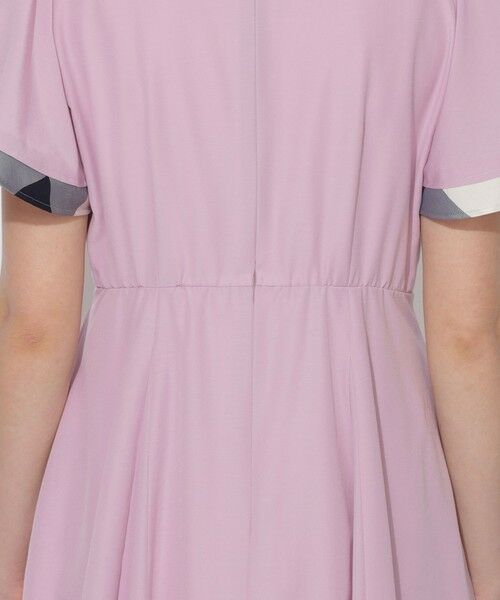 BLUE LABEL / BLACK LABEL CRESTBRIDGE / ブルーレーベル / ブラックレーベル・クレストブリッジ  ドレス | 【WEB限定】ライトタンブラーVネックドレス | 詳細10