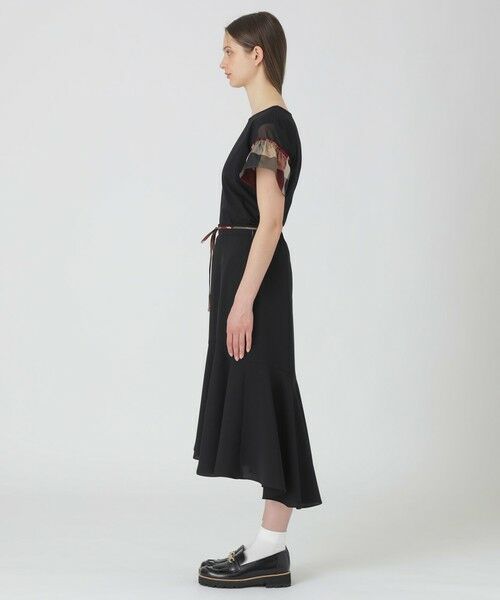 BLUE LABEL / BLACK LABEL CRESTBRIDGE / ブルーレーベル / ブラックレーベル・クレストブリッジ  ミニ・ひざ丈スカート | ツイルストレッチイレギュラーヘムスカート | 詳細2