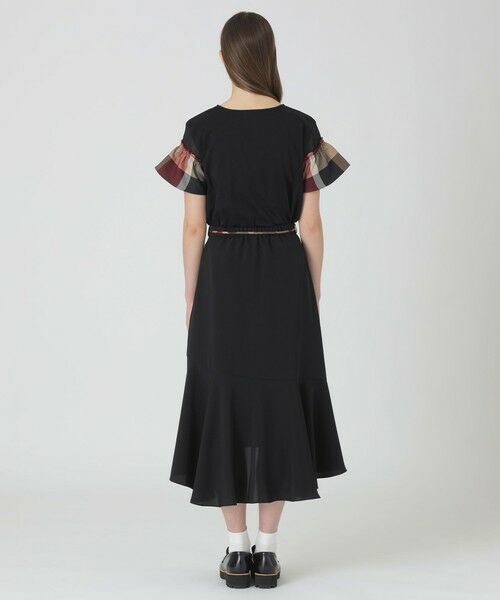 BLUE LABEL / BLACK LABEL CRESTBRIDGE / ブルーレーベル / ブラックレーベル・クレストブリッジ  ミニ・ひざ丈スカート | ツイルストレッチイレギュラーヘムスカート | 詳細3