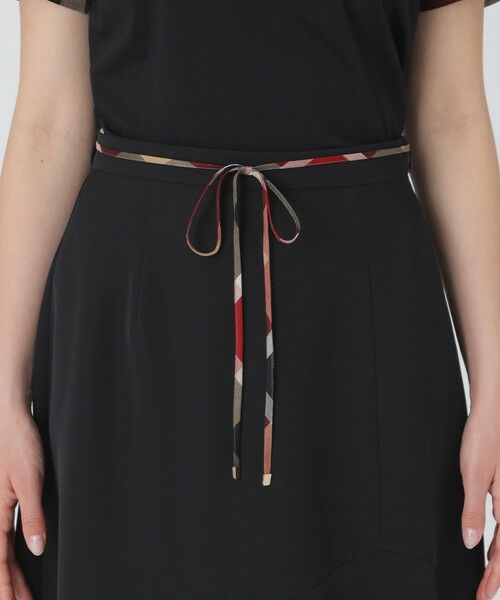 BLUE LABEL / BLACK LABEL CRESTBRIDGE / ブルーレーベル / ブラックレーベル・クレストブリッジ  ミニ・ひざ丈スカート | ツイルストレッチイレギュラーヘムスカート | 詳細4