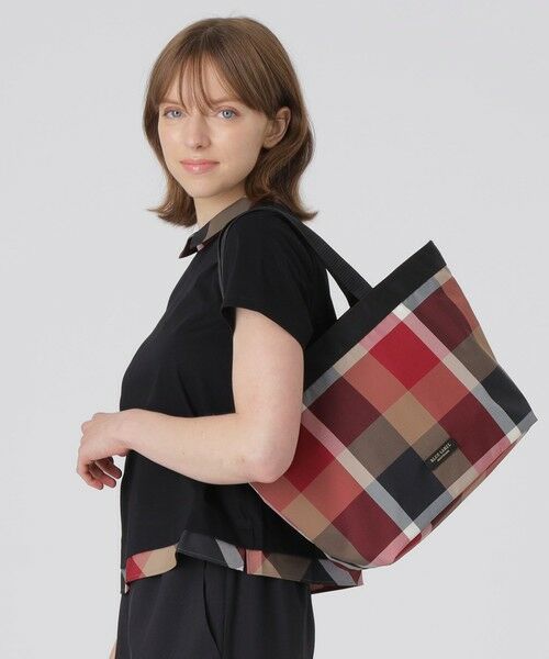 BLUE LABEL / BLACK LABEL CRESTBRIDGE / ブルーレーベル / ブラックレーベル・クレストブリッジ  ショルダーバッグ | 【一部店舗限定】クレストブリッジチェックトート | 詳細1