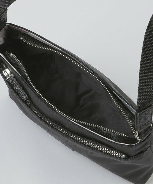 BLUE LABEL / BLACK LABEL CRESTBRIDGE / ブルーレーベル / ブラックレーベル・クレストブリッジ  ショルダーバッグ | 【BLACK OF BLACKs】ブラックナイロンミニショルダー | 詳細5