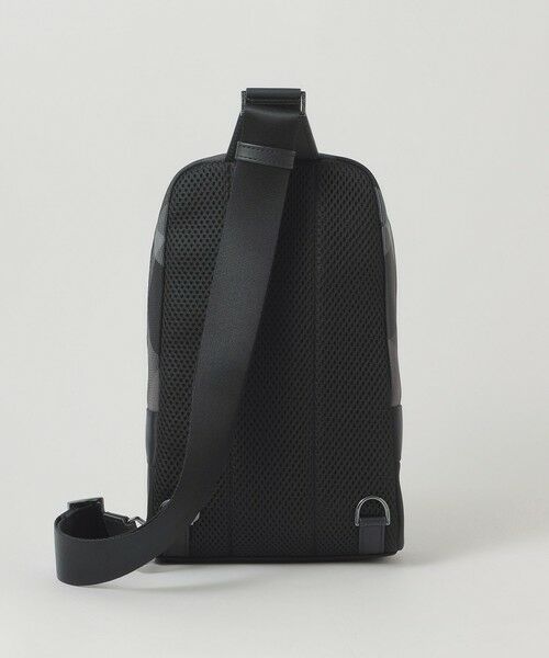 BLUE LABEL / BLACK LABEL CRESTBRIDGE / ブルーレーベル / ブラックレーベル・クレストブリッジ  ショルダーバッグ | ライトウェイトコーデュラバリスティックスマートボディバッグ | 詳細1