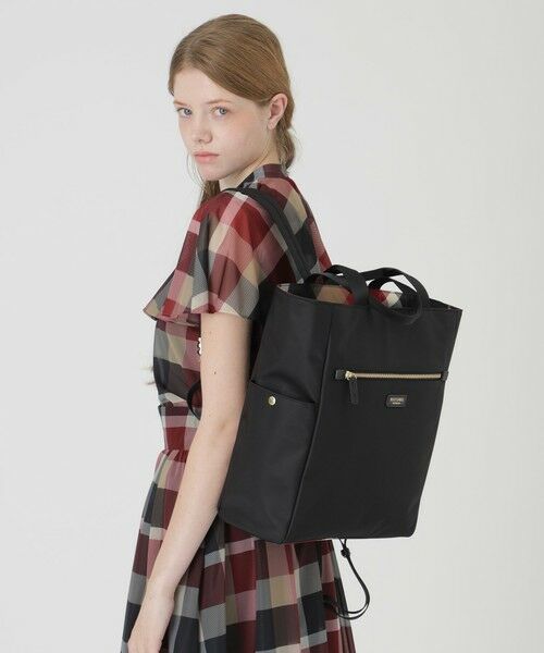 BLUE LABEL / BLACK LABEL CRESTBRIDGE / ブルーレーベル / ブラックレーベル・クレストブリッジ  ショルダーバッグ | ナイロンバックパック | 詳細1