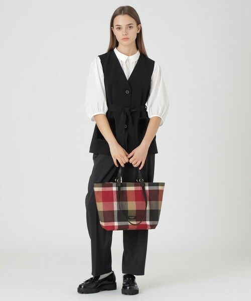 BLUE LABEL / BLACK LABEL CRESTBRIDGE / ブルーレーベル / ブラックレーベル・クレストブリッジ  ショルダーバッグ | クレストブリッジチェックPVCトート | 詳細2