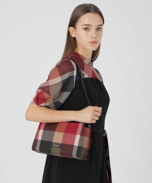 BLUE LABEL / BLACK LABEL CRESTBRIDGE / ブルーレーベル / ブラックレーベル・クレストブリッジ  ショルダーバッグ | クレストブリッジチェックPVCミニショルダー | 詳細1