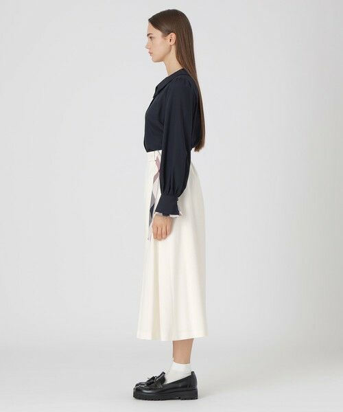 BLUE LABEL / BLACK LABEL CRESTBRIDGE / ブルーレーベル / ブラックレーベル・クレストブリッジ  ミニ・ひざ丈スカート | マットサテンアシンメトリースカート | 詳細2