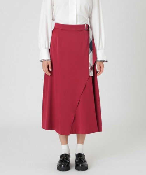 BLUE LABEL / BLACK LABEL CRESTBRIDGE / ブルーレーベル / ブラックレーベル・クレストブリッジ  ミニ・ひざ丈スカート | マットサテンアシンメトリースカート（レッド1）
