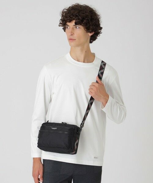 BLUE LABEL / BLACK LABEL CRESTBRIDGE / ブルーレーベル / ブラックレーベル・クレストブリッジ ショルダーバッグ | 【一部店舗限定】クレストブリッジチェックテープショルダーバッグ | 詳細1