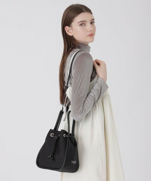 BLUE LABEL / BLACK LABEL CRESTBRIDGE / ブルーレーベル / ブラックレーベル・クレストブリッジ  ショルダーバッグ | ドローストリングショルダー | 詳細1