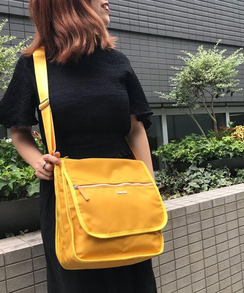 セール フラップマルチポケットショルダーバッグ ショルダーバッグ Daily Russet デイリーラシット ファッション通販 タカシマヤファッションスクエア