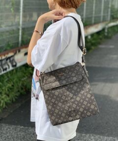 ＊＊Daily russet / デイリーラシット ショルダーバッグ | 裏張りナイロンダブルポシェット