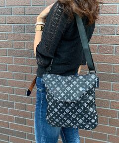 ＊＊Daily russet / デイリーラシット メッセンジャーバッグ・ウエストポーチ | 裏張りナイロンフラップサコッシュ