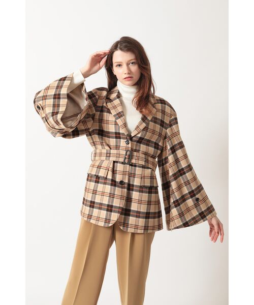 【DAKS】マニッシュとエレガントを融合したモードな一枚