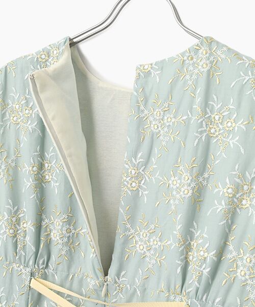 Dear Princess / ディア プリンセス ミニ丈・ひざ丈ワンピース | エンブレース刺繍　バックリボンワンピース | 詳細5