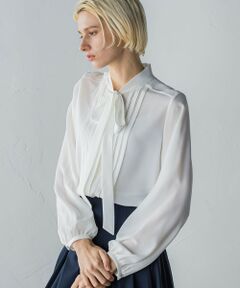 アイレット刺繍ブラウス