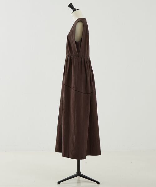 DESIGNWORKS / デザインワークス ワンピース | コットンサブレＶネックノースリーブワンピース | 詳細14