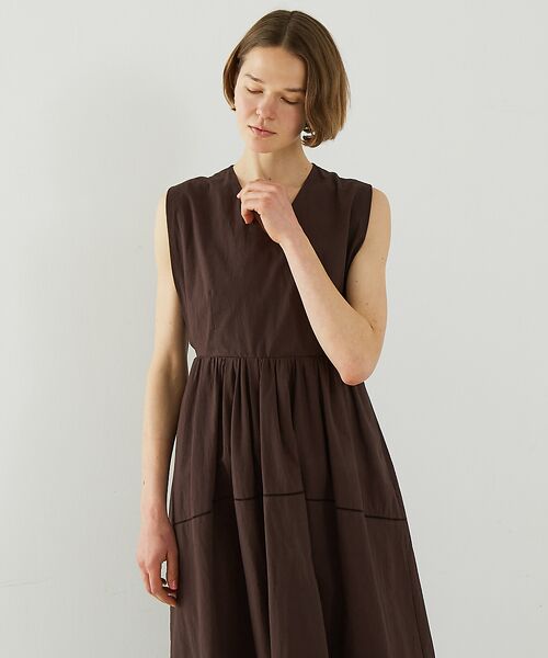 DESIGNWORKS / デザインワークス ワンピース | コットンサブレＶネックノースリーブワンピース | 詳細7