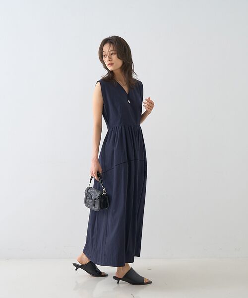 DESIGNWORKS / デザインワークス ワンピース | コットンサブレＶネックノースリーブワンピース | 詳細24
