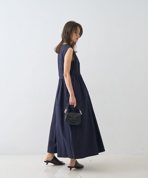 DESIGNWORKS / デザインワークス ワンピース | コットンサブレＶネックノースリーブワンピース | 詳細25