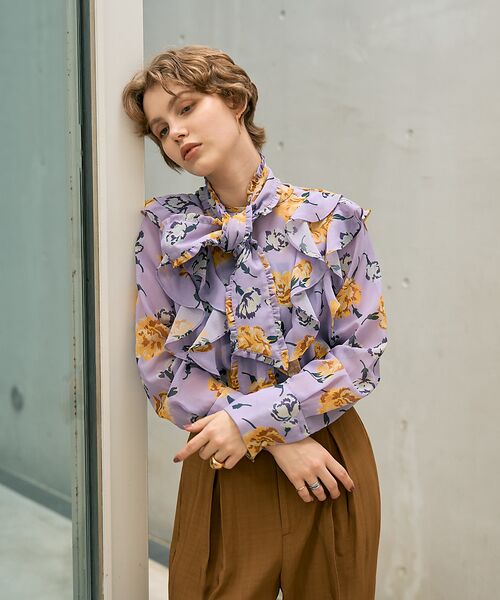 DESIGNWORKS / デザインワークス シャツ・ブラウス | 【セットアップ対応】フラワープリントリボン付きラッフルブラウス | 詳細1
