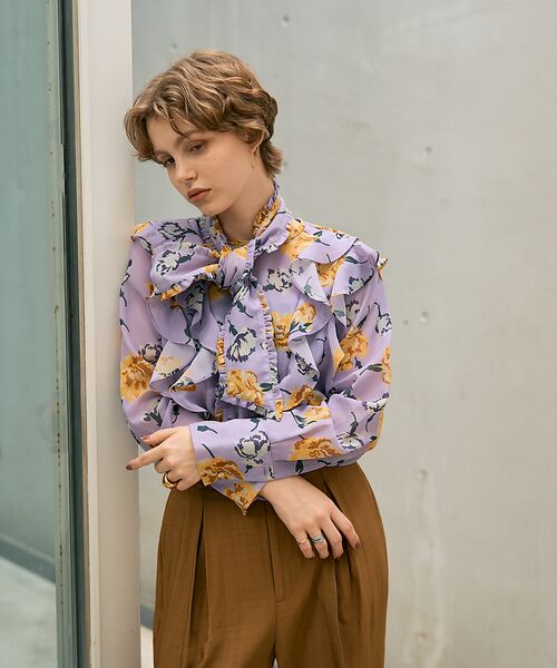DESIGNWORKS / デザインワークス シャツ・ブラウス | 【セットアップ対応】フラワープリントリボン付きラッフルブラウス | 詳細2