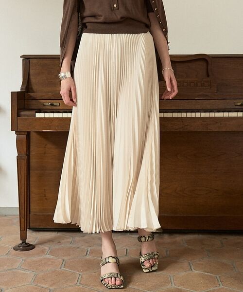 DESIGNWORKS / デザインワークス ミニ・ひざ丈スカート | 【セットアップ対応】サテンプリーツスカート【予約】（アイボリー）