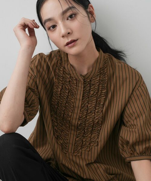 Dessin / デッサン シャツ・ブラウス | 【洗える】フリルバンドカラー五分袖ブラウス(ブラウン(346))