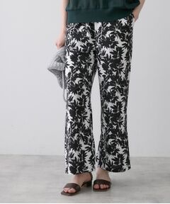 ボタニカル柄リラクシーパンツ