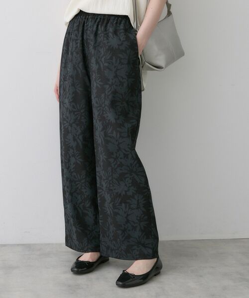 Dessin / デッサン ショート・ハーフ・半端丈パンツ | ボタニカル柄リラクシーパンツ（ネイビー(194)）