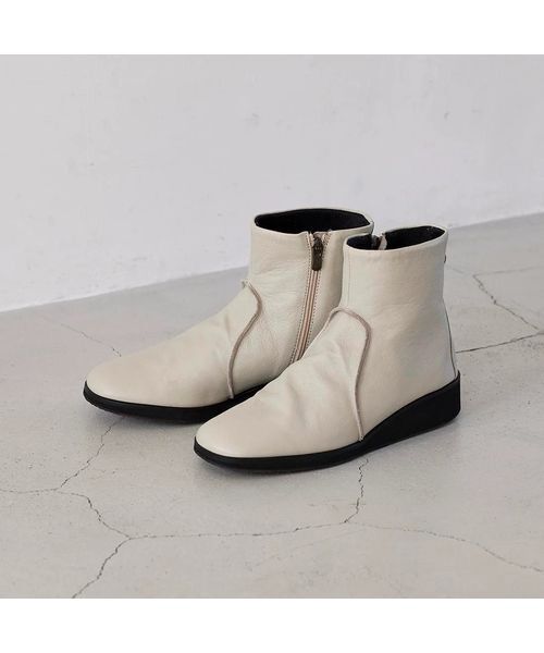 D'ICI / ディッシィ ブーツ（ショート丈） | スクエアトゥフラットブーツ（アイボリー）