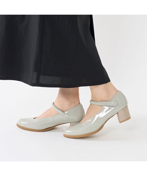 D'ICI / ディッシィ パンプス | ラウンドトゥストラップパンプス（グレーエナメル）