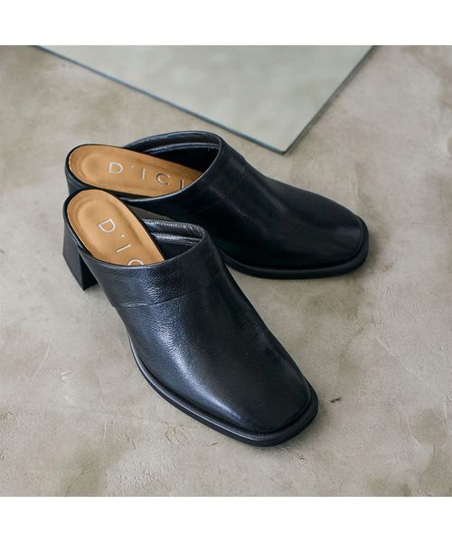 D'ICI / ディッシィ サンダル | クラシカルチャンキーヒールミュール（ブラック）