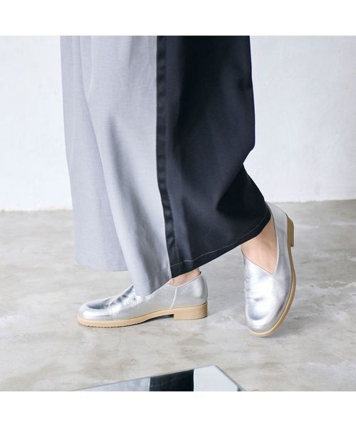 D'ICI / ディッシィ フラットシューズ | カットラインミドルヒールシューズ（シルバー）