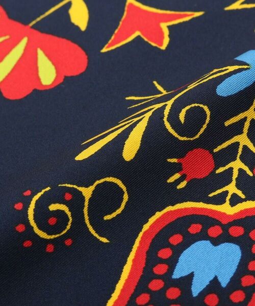 超歓迎された Classy 12月号掲載 フラワーモチーフシルクスカーフ 服飾雑貨 Pearlmedia Com